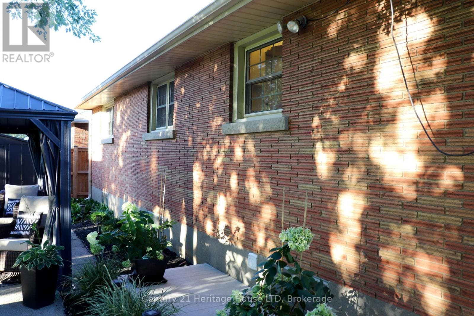 Single Family at 3627 Windermere Road, Niagara Falls (Stamford), Ontario - Photo 5 - RE/MAX Garden City Realty