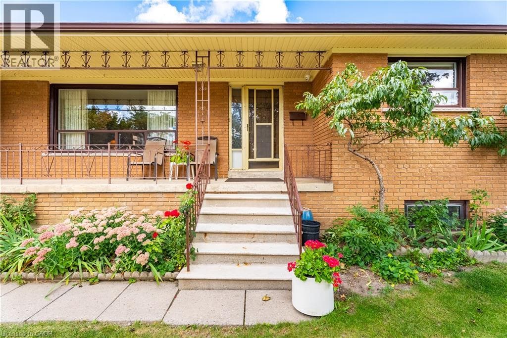 Single Family at 4 DUNREO Drive, Toronto, Ontario - Photo 6 - RE/MAX Garden City Realty