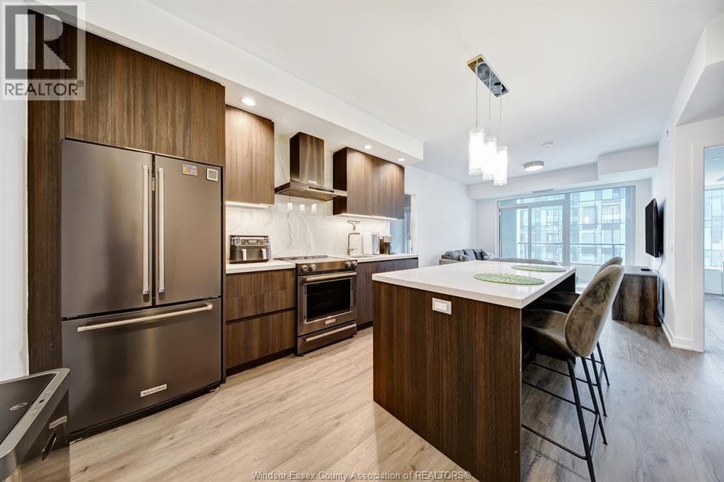 Single Family at 1205- 435 WELLINGTON Street, Toronto, Ontario - Photo 3 - RE/MAX Garden City Realty