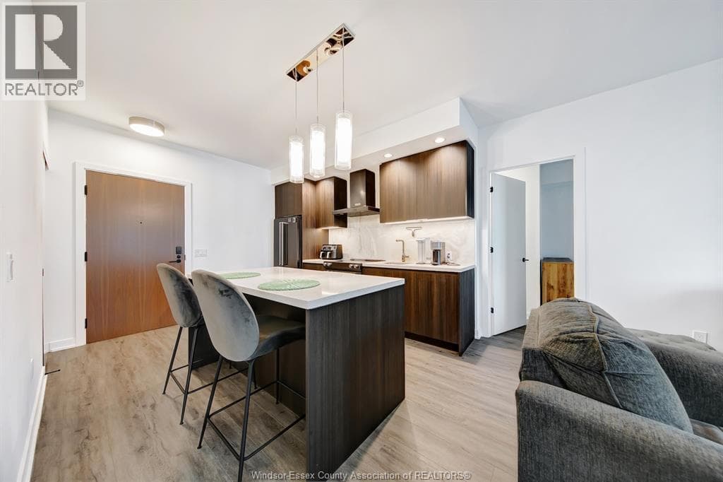 Single Family at 1205- 435 WELLINGTON Street, Toronto, Ontario - Photo 4 - RE/MAX Garden City Realty