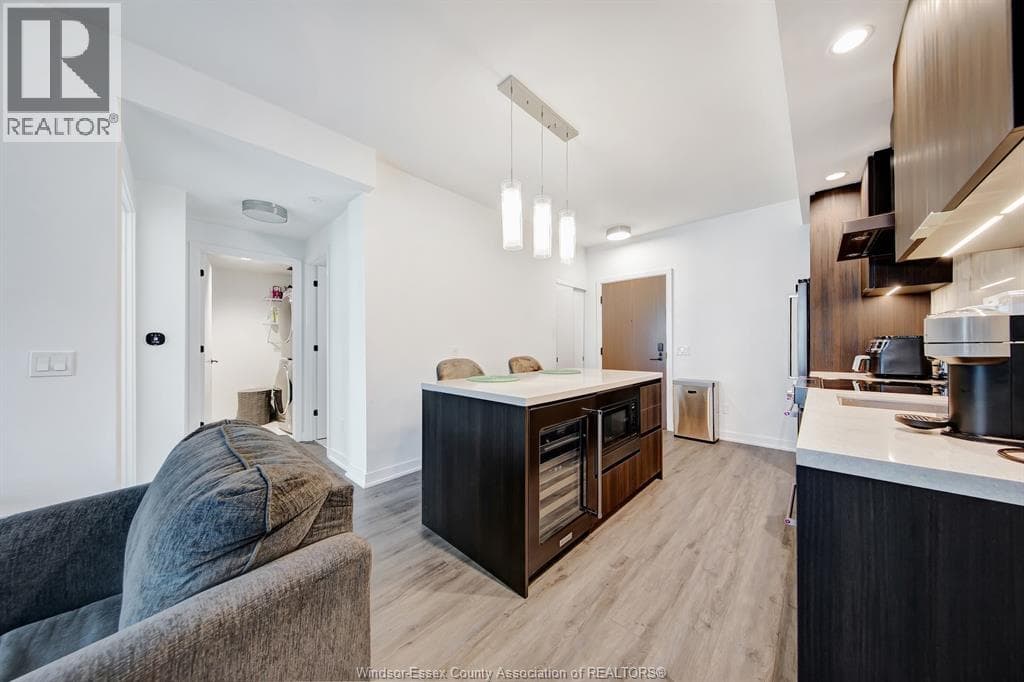 Single Family at 1205- 435 WELLINGTON Street, Toronto, Ontario - Photo 6 - RE/MAX Garden City Realty