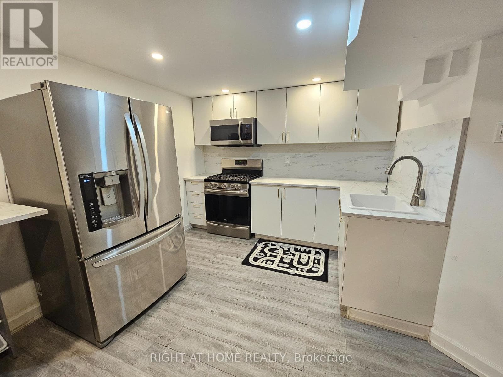 Single Family at 46 Keys Drive, Ajax (Central), Ontario - Photo 3 - RE/MAX Garden City Realty