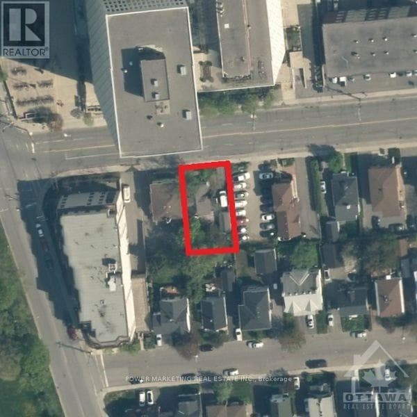 12 MCARTHUR Avenue
