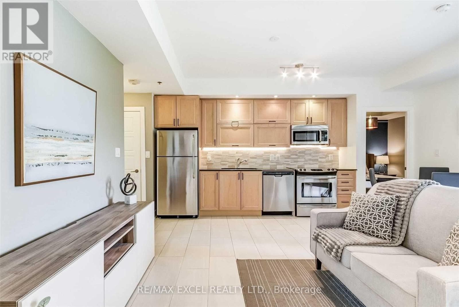Single Family at 241- 28 Prince Regent Street, Markham (Cathedraltown), Ontario - Photo 8 - RE/MAX Garden City Realty
