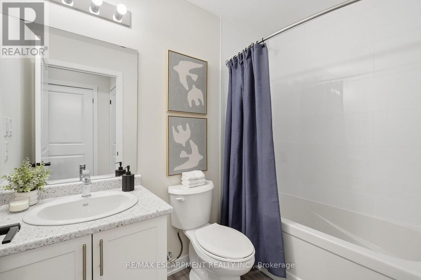 Single Family at 134- 2500 Saw Whet Boulevard, Oakville (GA Glen Abbey), Ontario - Photo 9 - RE/MAX Garden City Realty
