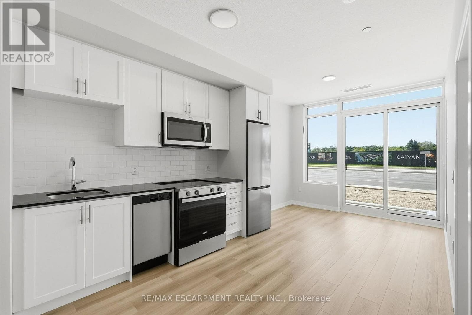 Single Family at 112- 2500 Saw Whet Boulevard, Oakville (GA Glen Abbey), Ontario - Photo 8 - RE/MAX Garden City Realty