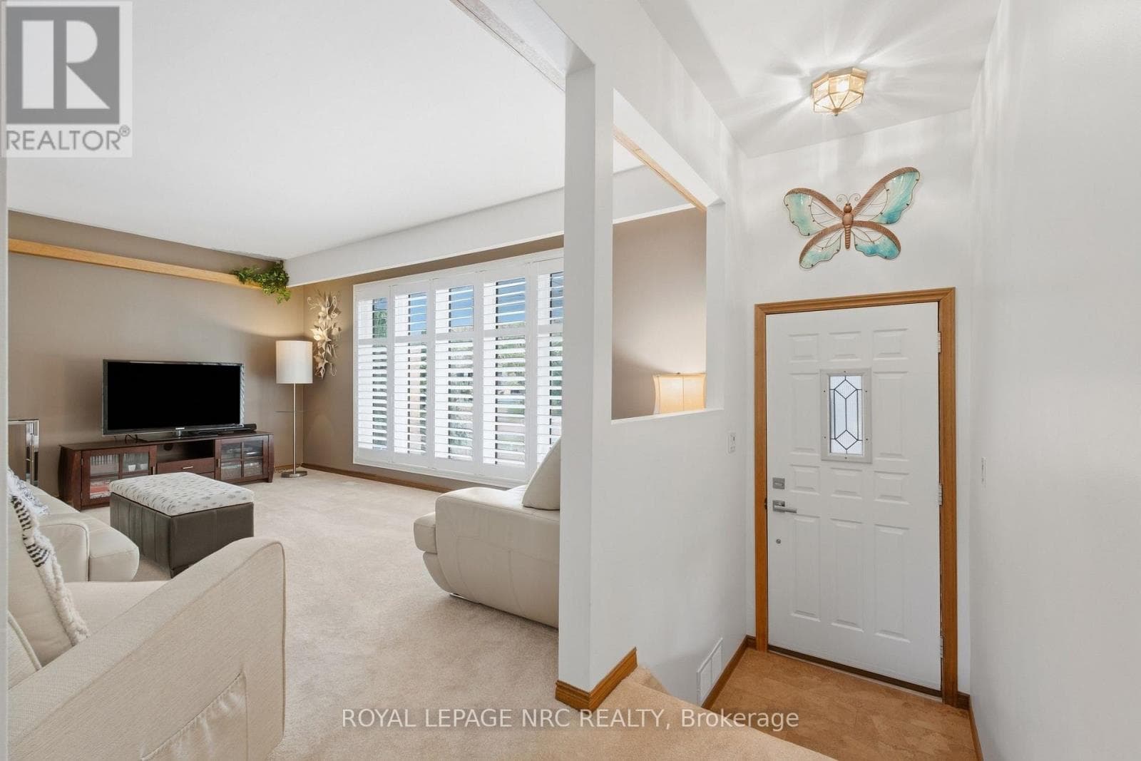 Single Family at 37 Viking Drive, Grimsby (Grimsby West), Ontario - Photo 6 - RE/MAX Garden City Realty