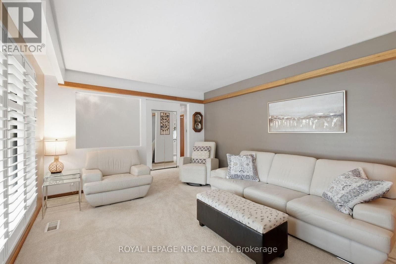 Single Family at 37 Viking Drive, Grimsby (Grimsby West), Ontario - Photo 8 - RE/MAX Garden City Realty