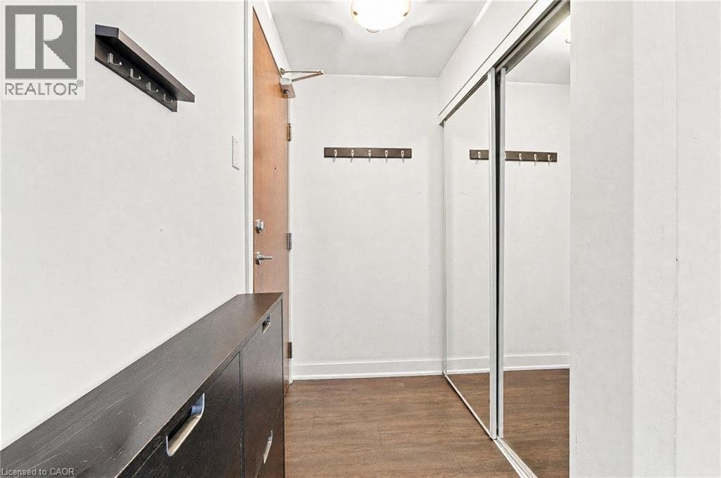 Single Family at 605- 2200 LAKE SHORE Boulevard, Toronto, Ontario - Photo 3 - RE/MAX Garden City Realty