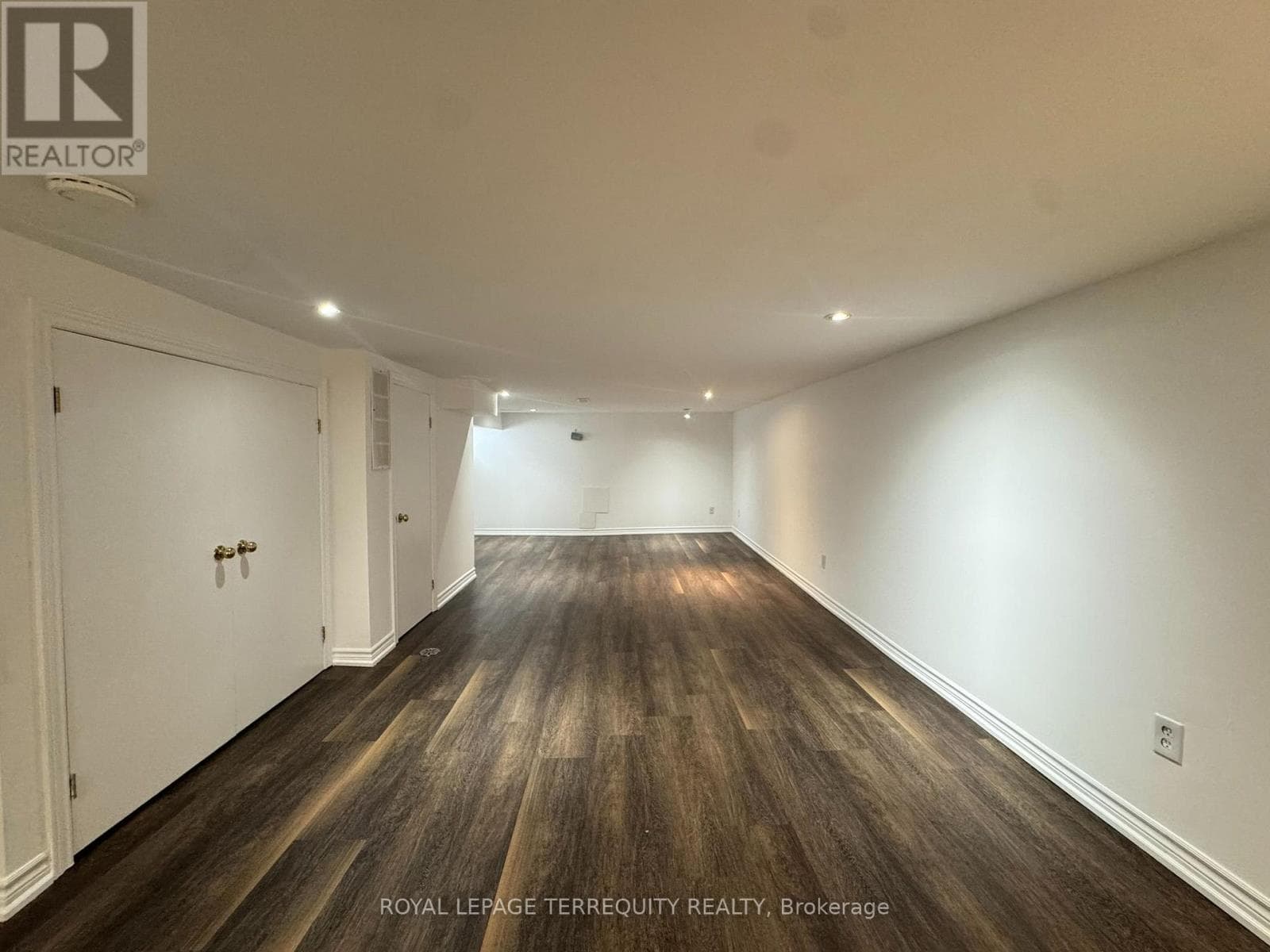 Single Family at Lower- 153 Monarch Park Avenue, Toronto (Danforth), Ontario - Photo 8 - RE/MAX Garden City Realty
