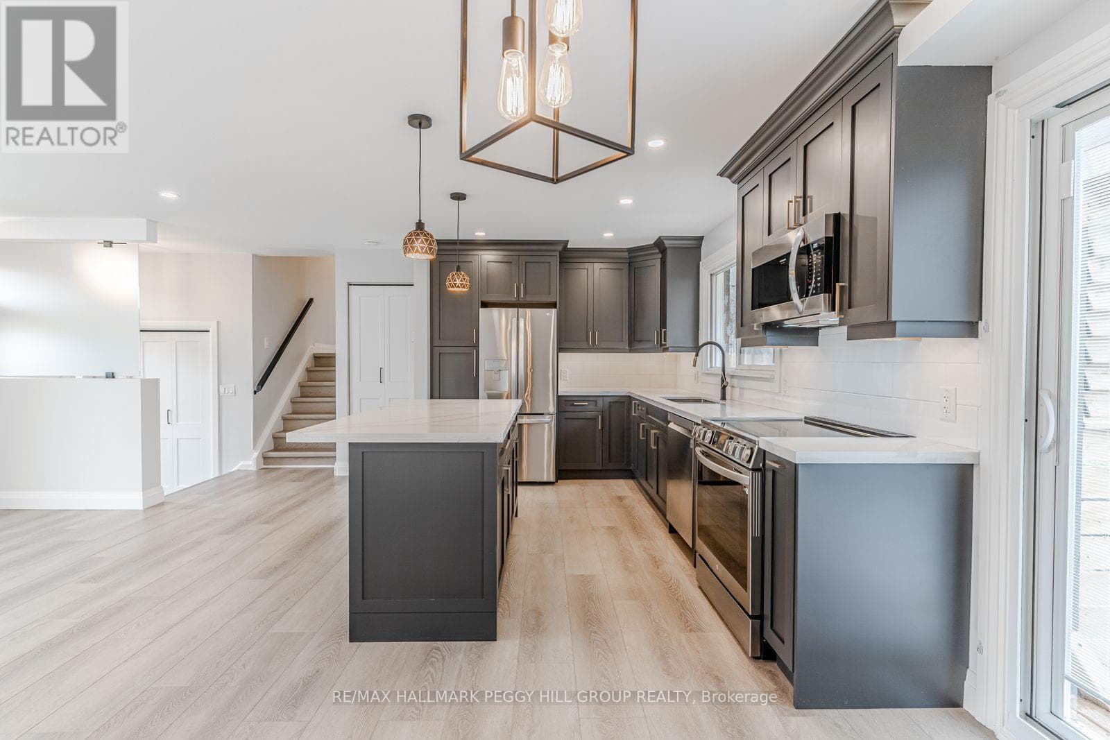 Single Family at Upper- 20 Ottaway Avenue, Barrie (Wellington), Ontario - Photo 9 - RE/MAX Garden City Realty
