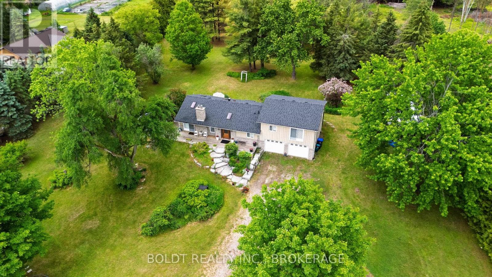 5832 5th Sideroad