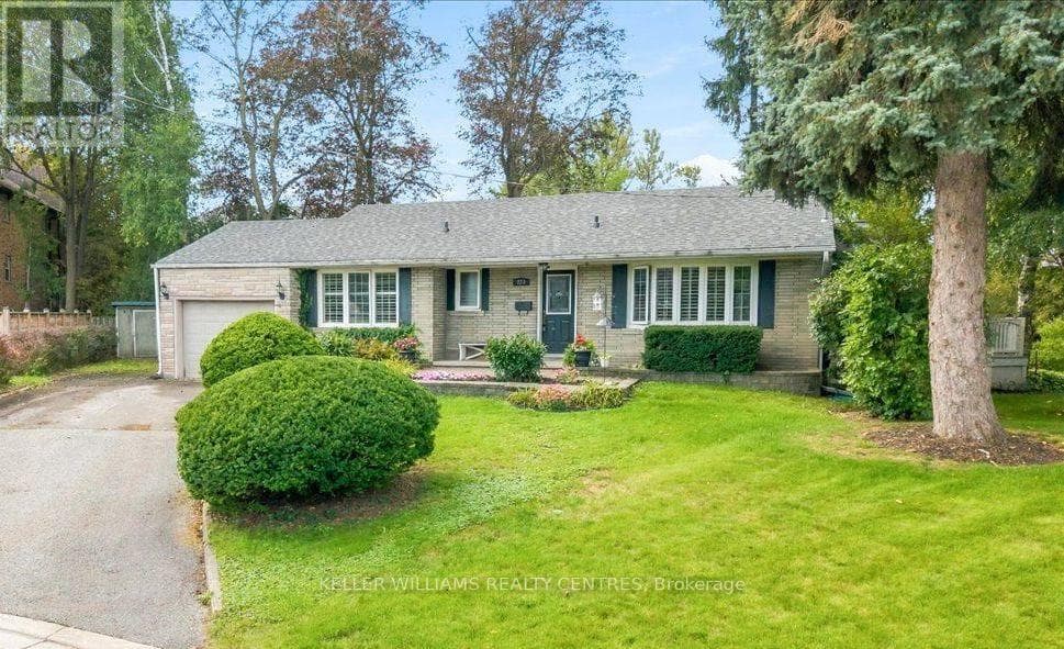 228 Kathryn Crescent