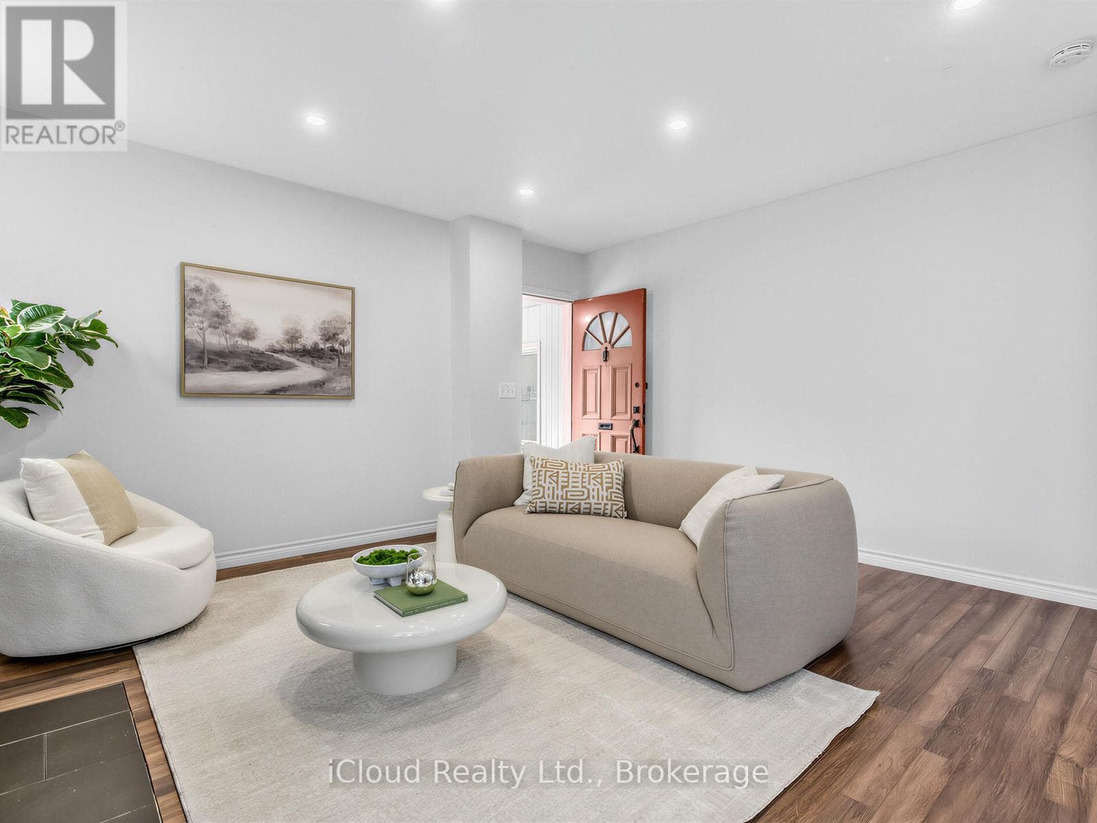 Single Family at 1303 Woodbine Avenue, Toronto (Woodbine-Lumsden), Ontario - Photo 5 - RE/MAX Garden City Realty