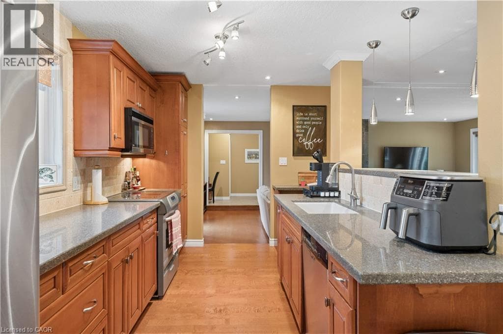 Single Family at 373 FORESTLAWN Road, Waterloo, Ontario - Photo 10 - RE/MAX Garden City Realty