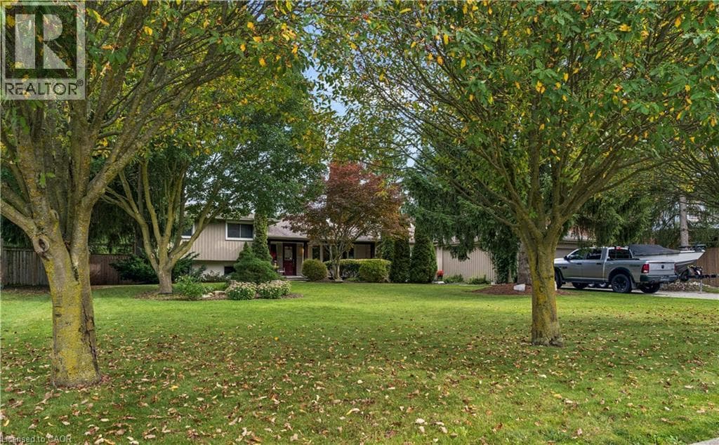 Single Family at 373 FORESTLAWN Road, Waterloo, Ontario - Photo 4 - RE/MAX Garden City Realty