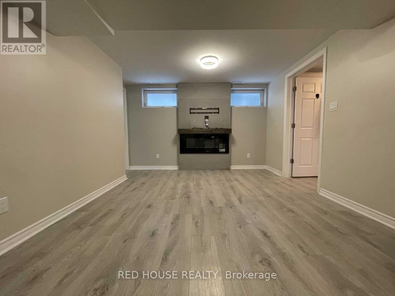Single Family at Lower- 69 Simpson Road, Newmarket (Central Newmarket), Ontario - Photo 3 - RE/MAX Garden City Realty