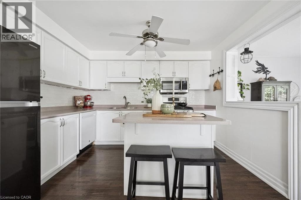 Single Family at 154 SHADOW WOOD Court, Waterloo, Ontario - Photo 10 - RE/MAX Garden City Realty