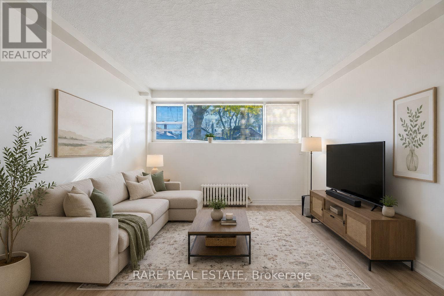 Multi-family at 1- 352 Hopewell Avenue, Toronto (Briar Hill-Belgravia), Ontario - Photo 2 - RE/MAX Garden City Realty