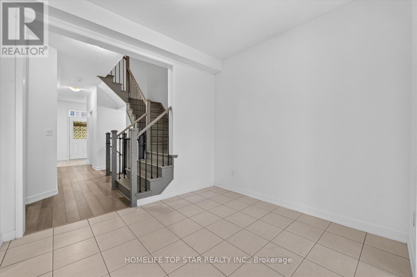 Single Family at 226 Bennett Street, Newmarket (Glenway Estates), Ontario - Photo 9 - RE/MAX Garden City Realty