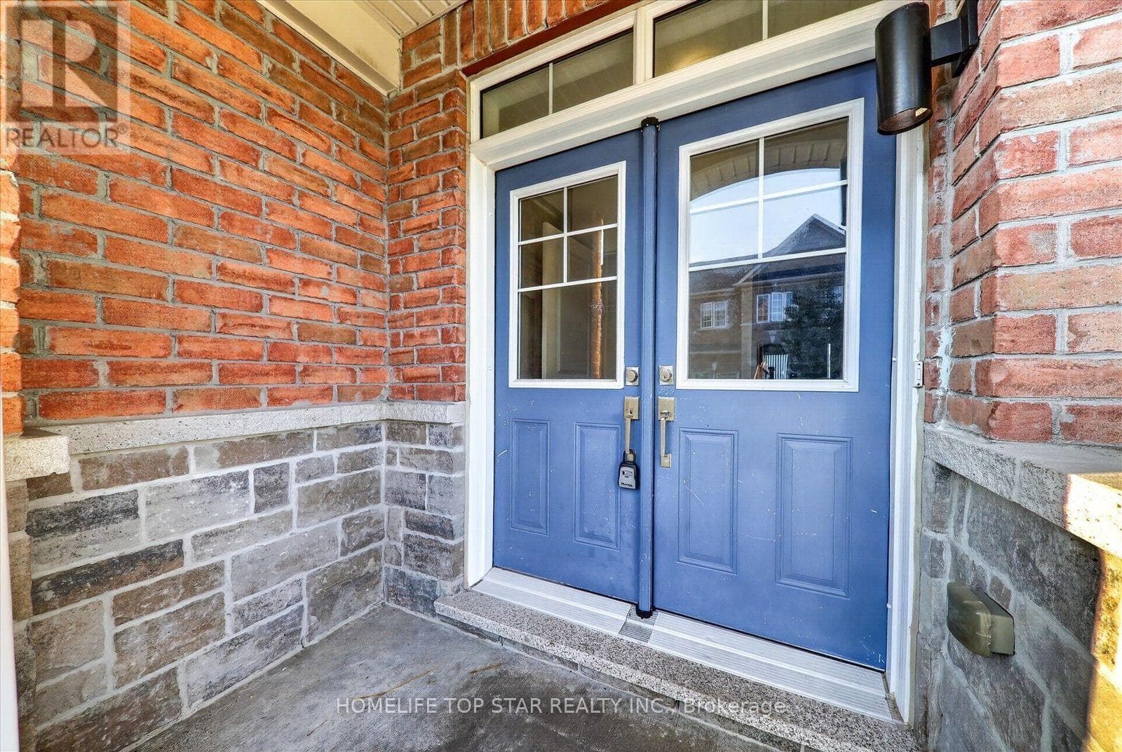 Single Family at 226 Bennett Street, Newmarket (Glenway Estates), Ontario - Photo 4 - RE/MAX Garden City Realty