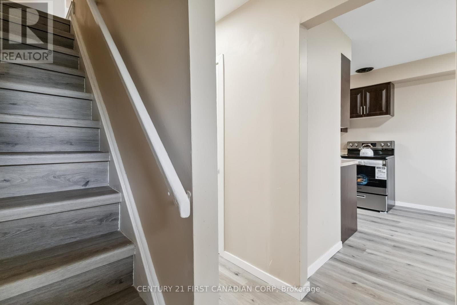 Single Family at 2- 155 Boullee Street, London East (East C), Ontario - Photo 5 - RE/MAX Garden City Realty