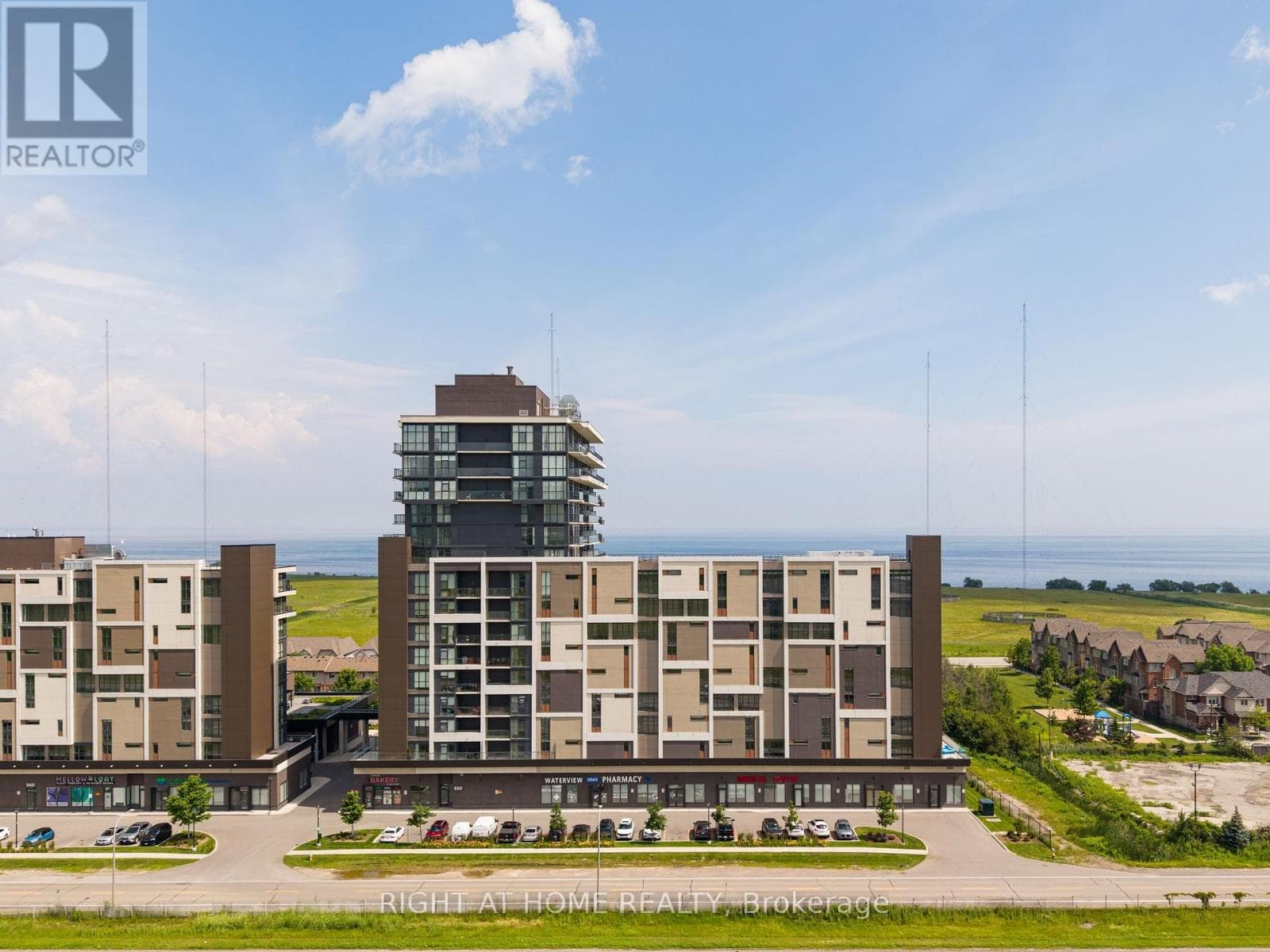 1101- 550 North Service Road