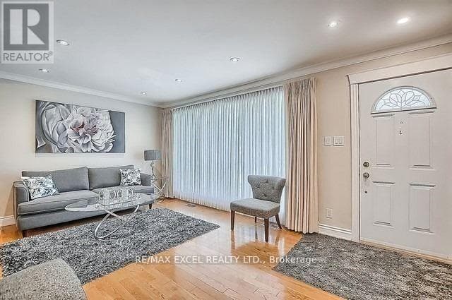 Single Family at Main- 43 Boothbay Crescent, Newmarket (Central Newmarket), Ontario - Photo 9 - RE/MAX Garden City Realty