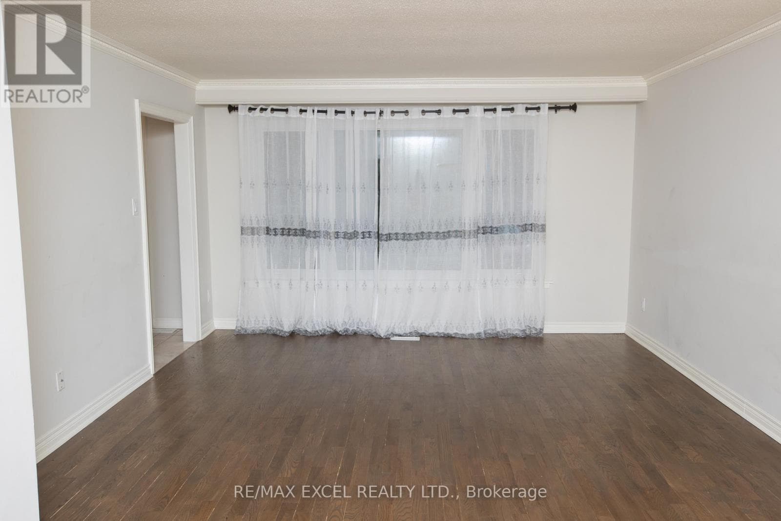 Single Family at Main Floor- 387 Crosby Avenue, Richmond Hill (Crosby), Ontario - Photo 5 - RE/MAX Garden City Realty