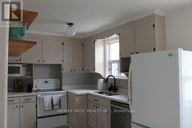 Single Family at Main- 14 Treeview Drive, Toronto (Alderwood), Ontario - Photo 8 - RE/MAX Garden City Realty
