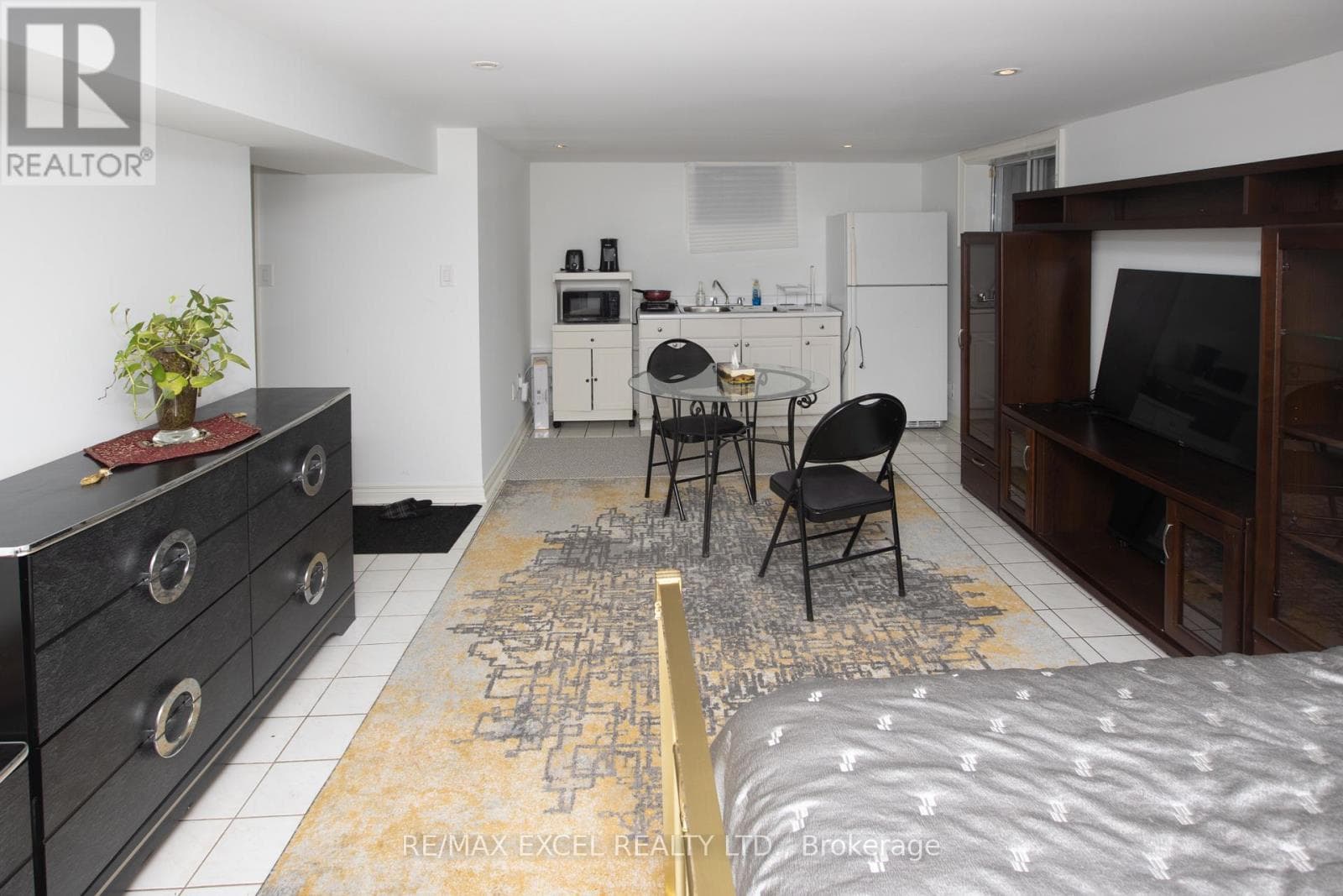 Single Family at 387 Crosby Avenue, Richmond Hill (Crosby), Ontario - Photo 9 - RE/MAX Garden City Realty