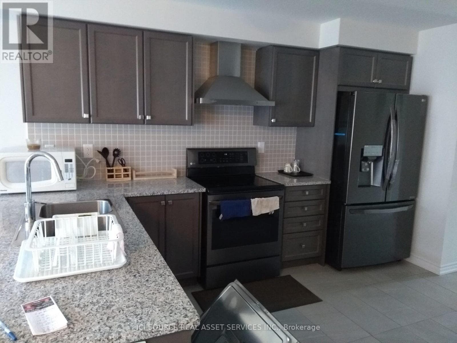 Single Family at 60 Scarletwood Street, Hamilton (Stoney Creek Mountain), Ontario - Photo 7 - RE/MAX Garden City Realty