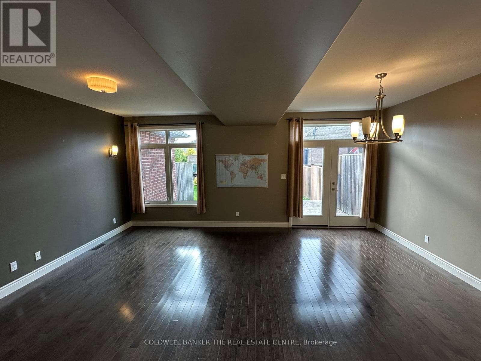 Single Family at 48 Hanover Court, Belleville (Thurlow Ward), Ontario - Photo 2 - RE/MAX Garden City Realty