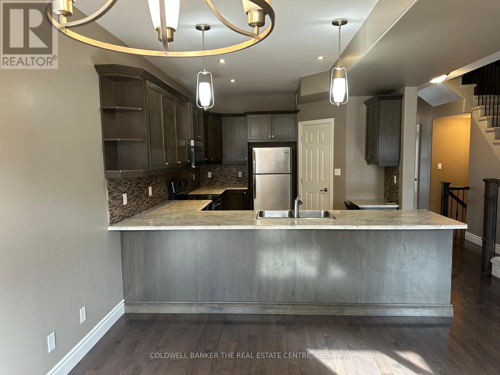 Single Family at 48 Hanover Court, Belleville (Thurlow Ward), Ontario - Photo 6 - RE/MAX Garden City Realty
