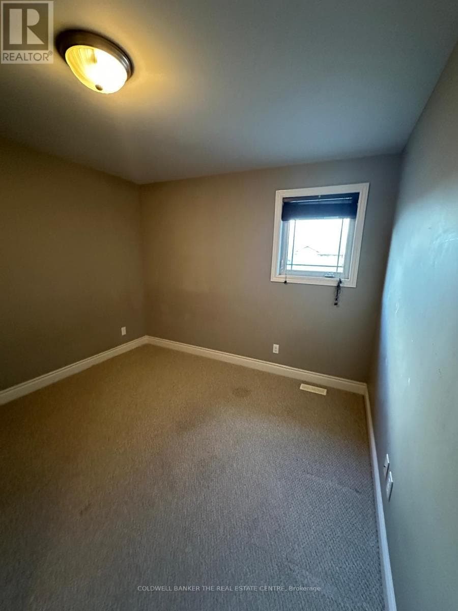 Single Family at 48 Hanover Court, Belleville (Thurlow Ward), Ontario - Photo 9 - RE/MAX Garden City Realty