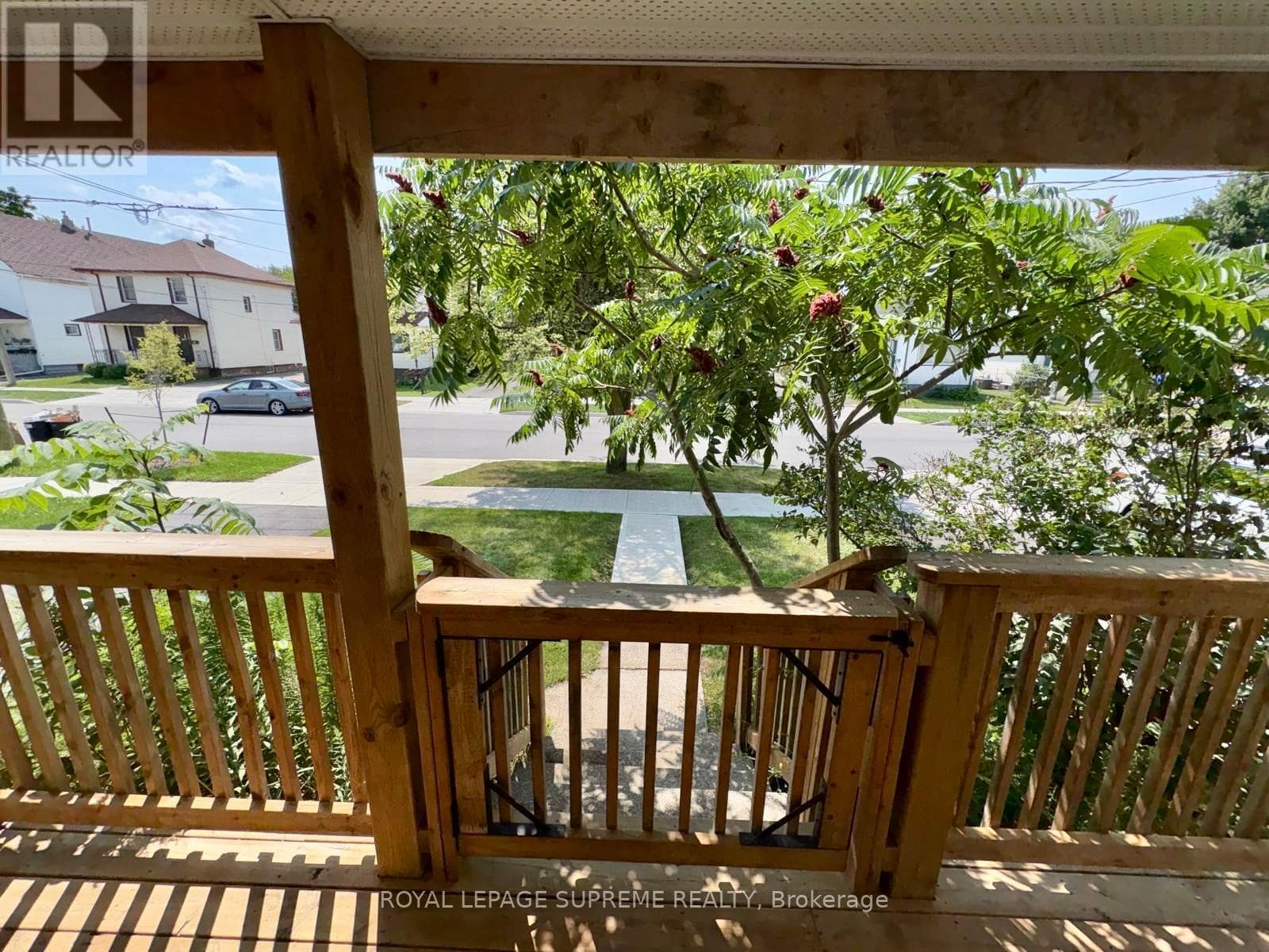 Multi-family at Main Floor- 30 Fourth Street, Welland (Lincoln/Crowland), Ontario - Photo 3 - RE/MAX Garden City Realty