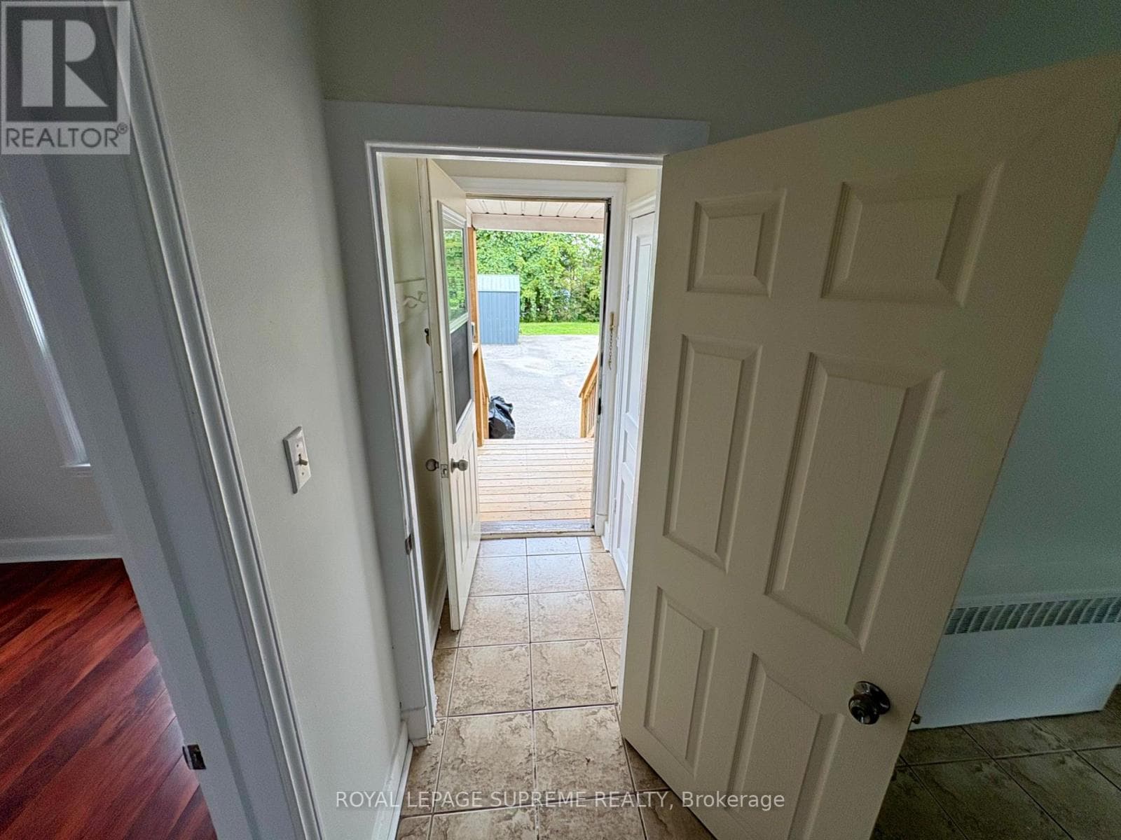 Multi-family at Main Floor- 30 Fourth Street, Welland (Lincoln/Crowland), Ontario - Photo 8 - RE/MAX Garden City Realty