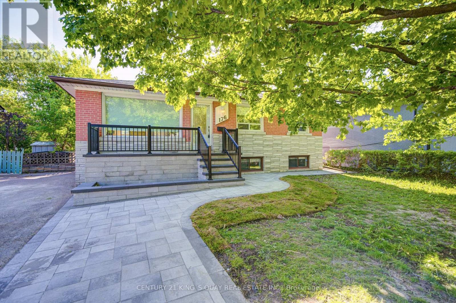 Single Family at Main Floor- 176 Felix Road, Richmond Hill (Crosby), Ontario - Photo 3 - RE/MAX Garden City Realty