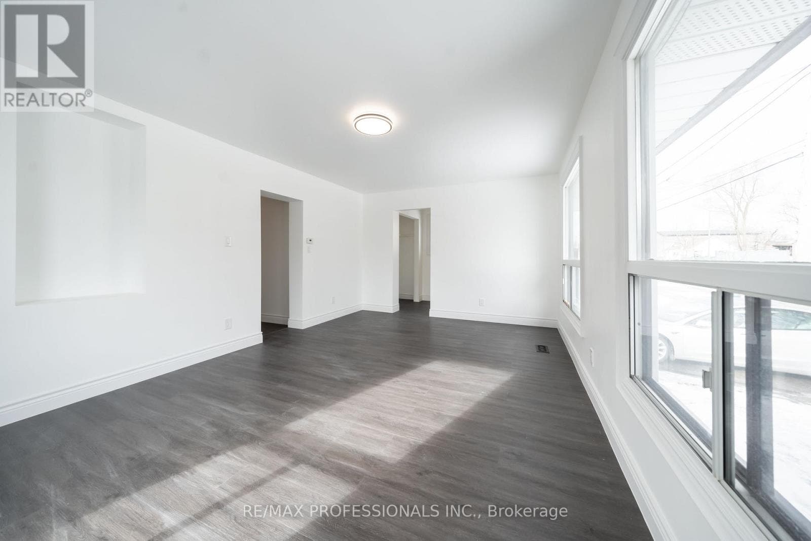 Single Family at MAIN- 174 Thirtieth Street, Toronto (Alderwood), Ontario - Photo 6 - RE/MAX Garden City Realty