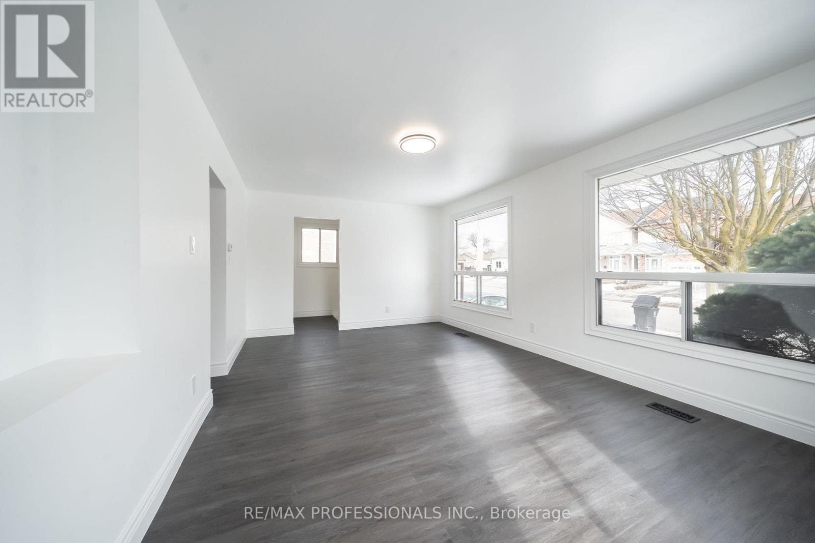 Single Family at MAIN- 174 Thirtieth Street, Toronto (Alderwood), Ontario - Photo 7 - RE/MAX Garden City Realty