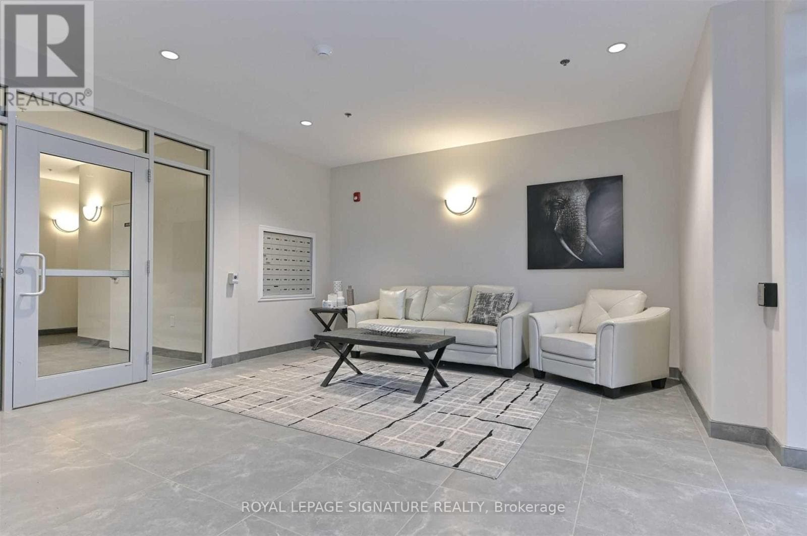 208- 529 South Pelham Road