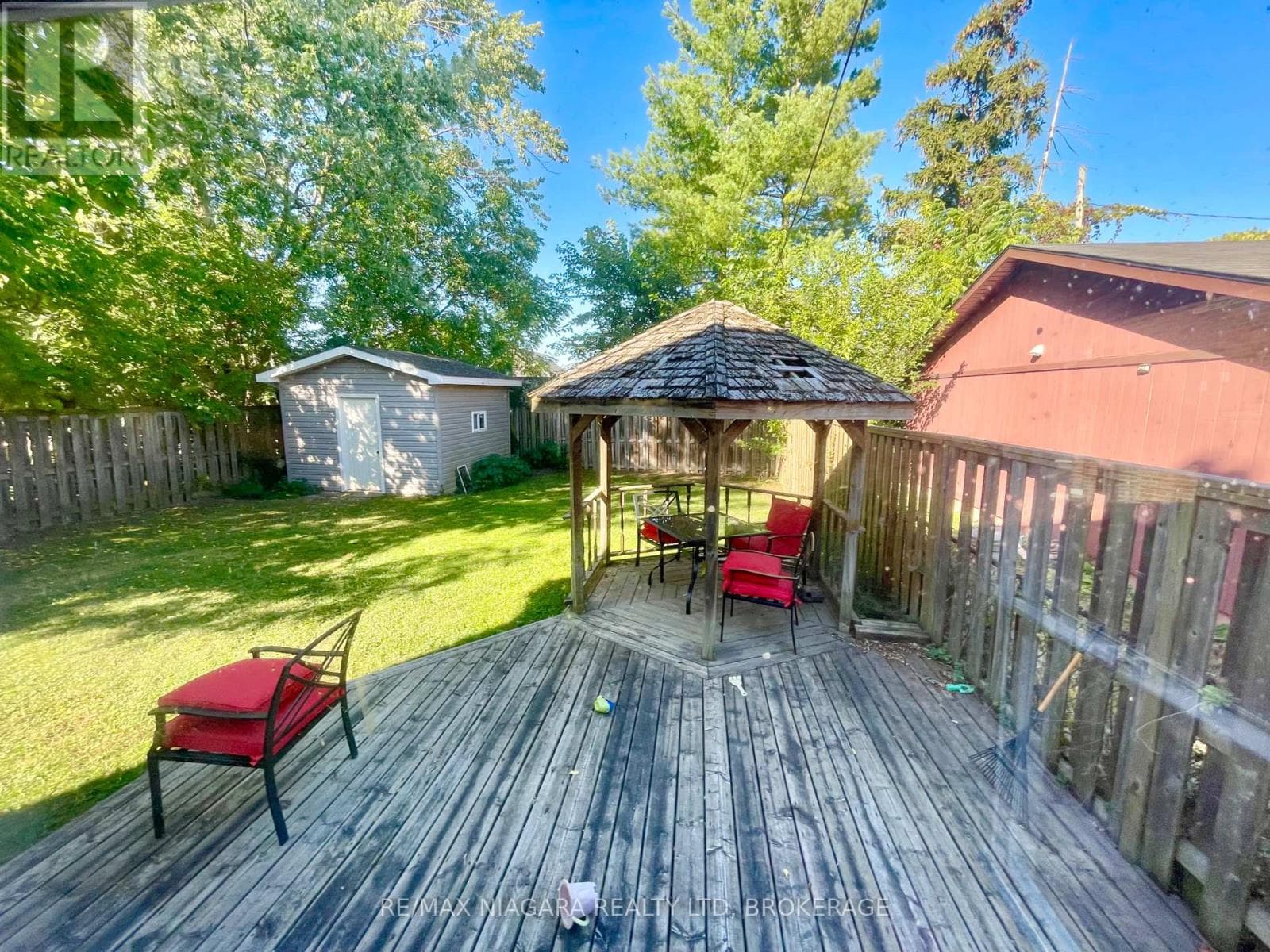 Multi-family at UPPER- 215 Mcalpine Avenue, Welland (Lincoln/Crowland), Ontario - Photo 2 - RE/MAX Garden City Realty