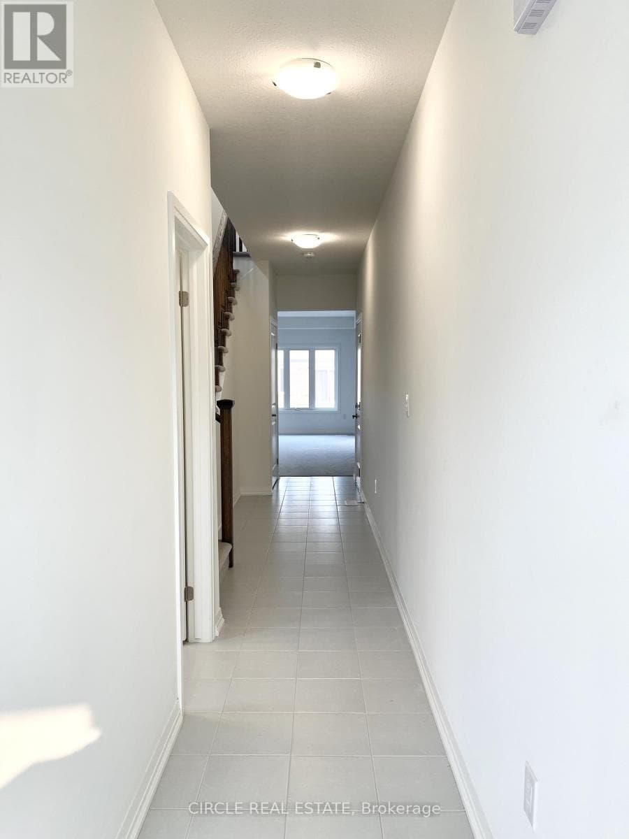 Single Family at 160 Bur Oak Drive, Thorold (Confederation Heights), Ontario - Photo 3 - RE/MAX Garden City Realty