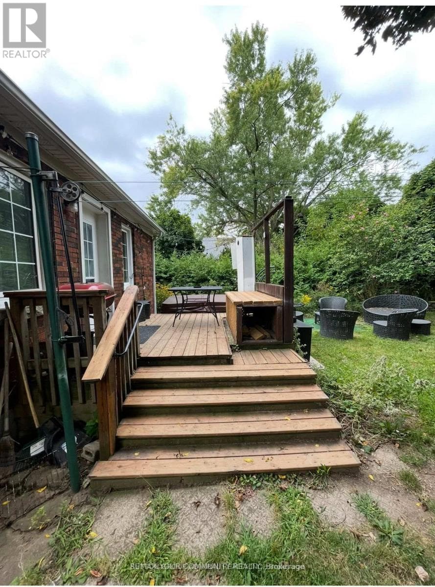 Single Family at 3813 St Peter Avenue, Niagara Falls (Stamford), Ontario - Photo 10 - RE/MAX Garden City Realty