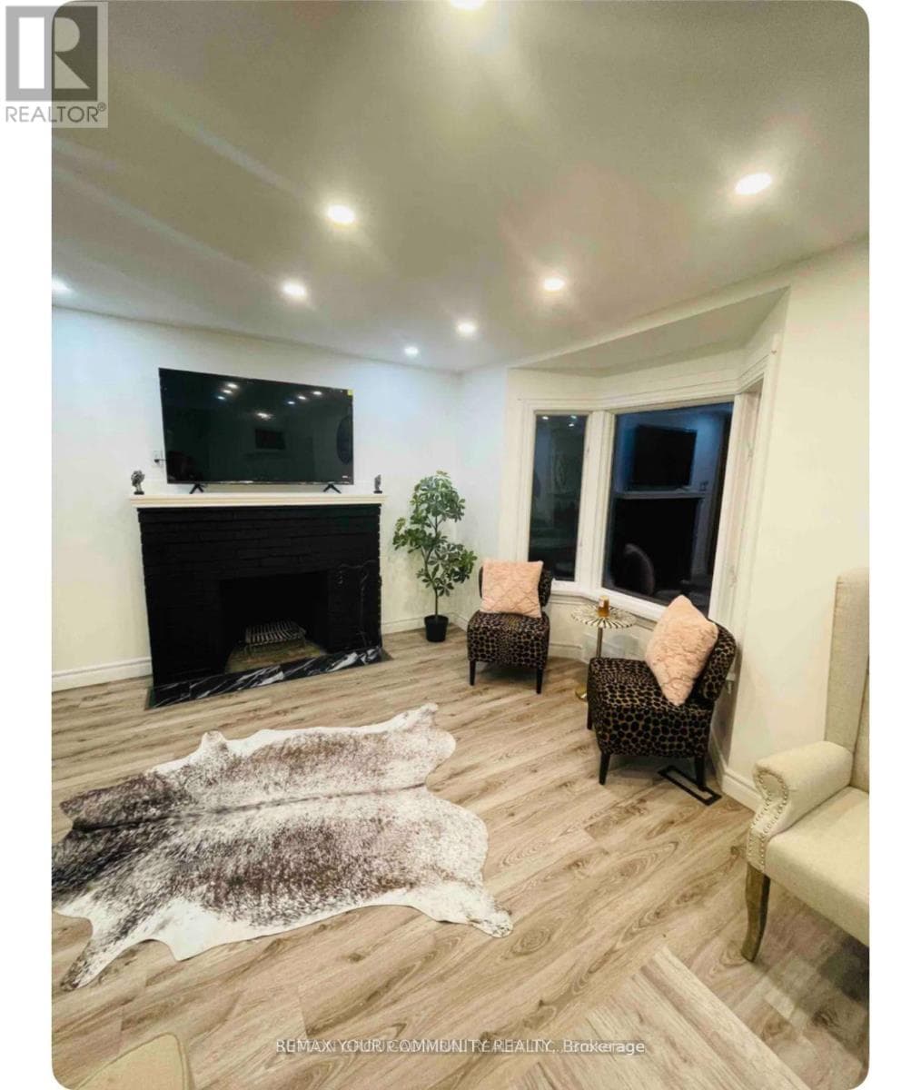 Single Family at 3813 St Peter Avenue, Niagara Falls (Stamford), Ontario - Photo 3 - RE/MAX Garden City Realty