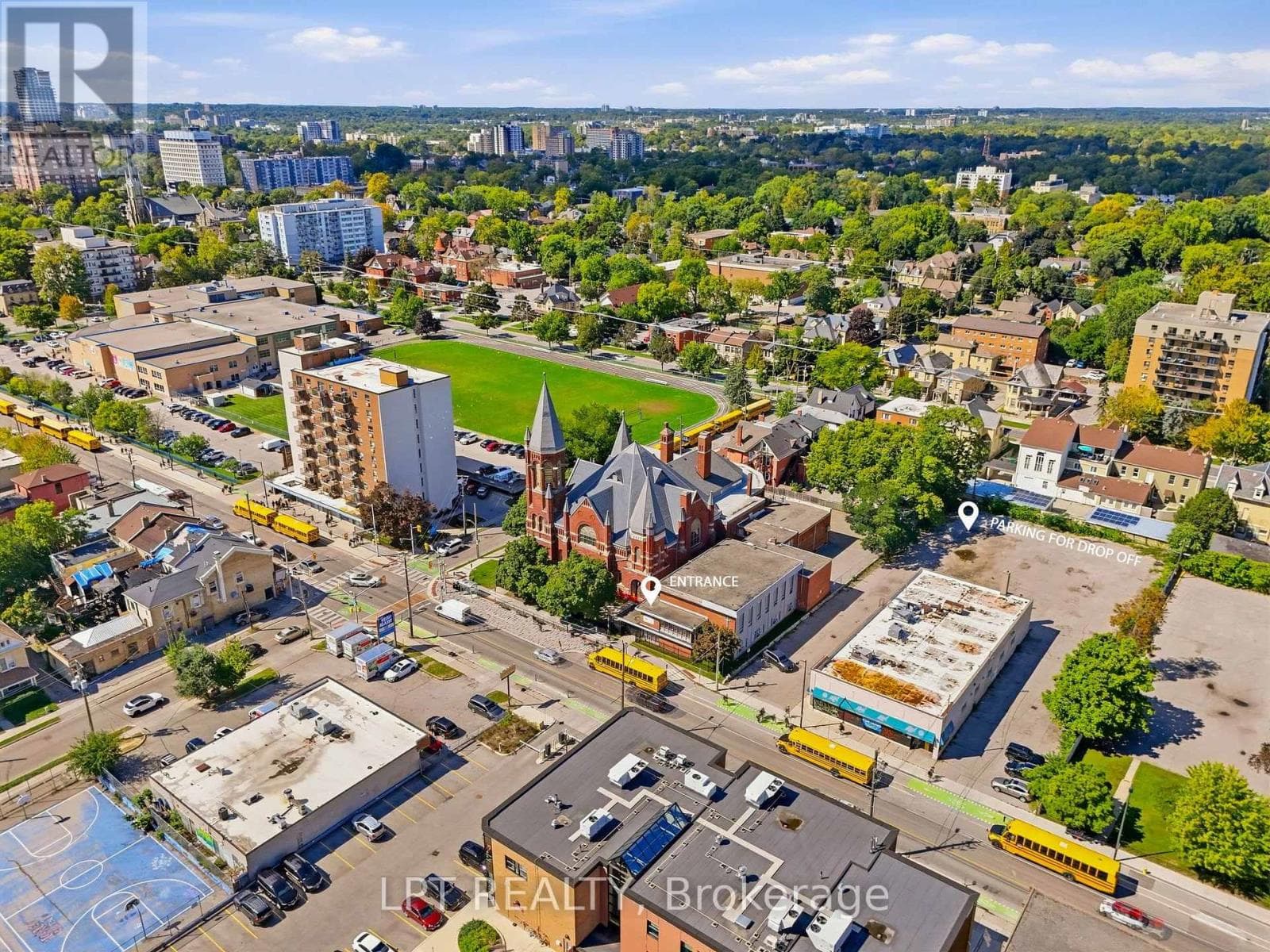 482 Dundas Street