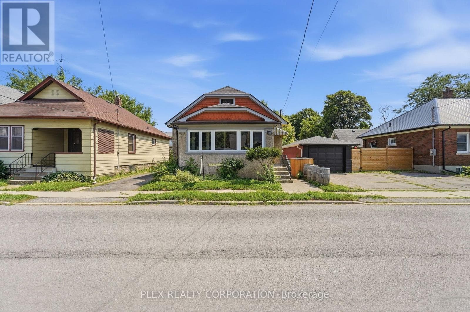 Single Family at 102 Beech Street, St. Catharines (Downtown), Ontario - Photo 4 - RE/MAX Garden City Realty