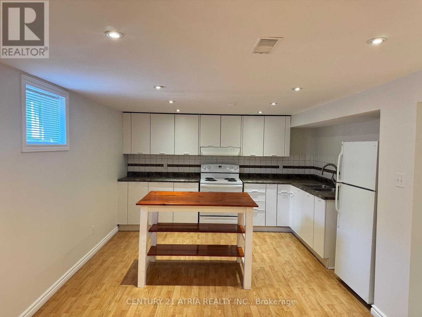 Single Family at Bsmt- 28 Willowhurst Crescent, Toronto (Wexford-Maryvale), Ontario - Photo 4 - RE/MAX Garden City Realty