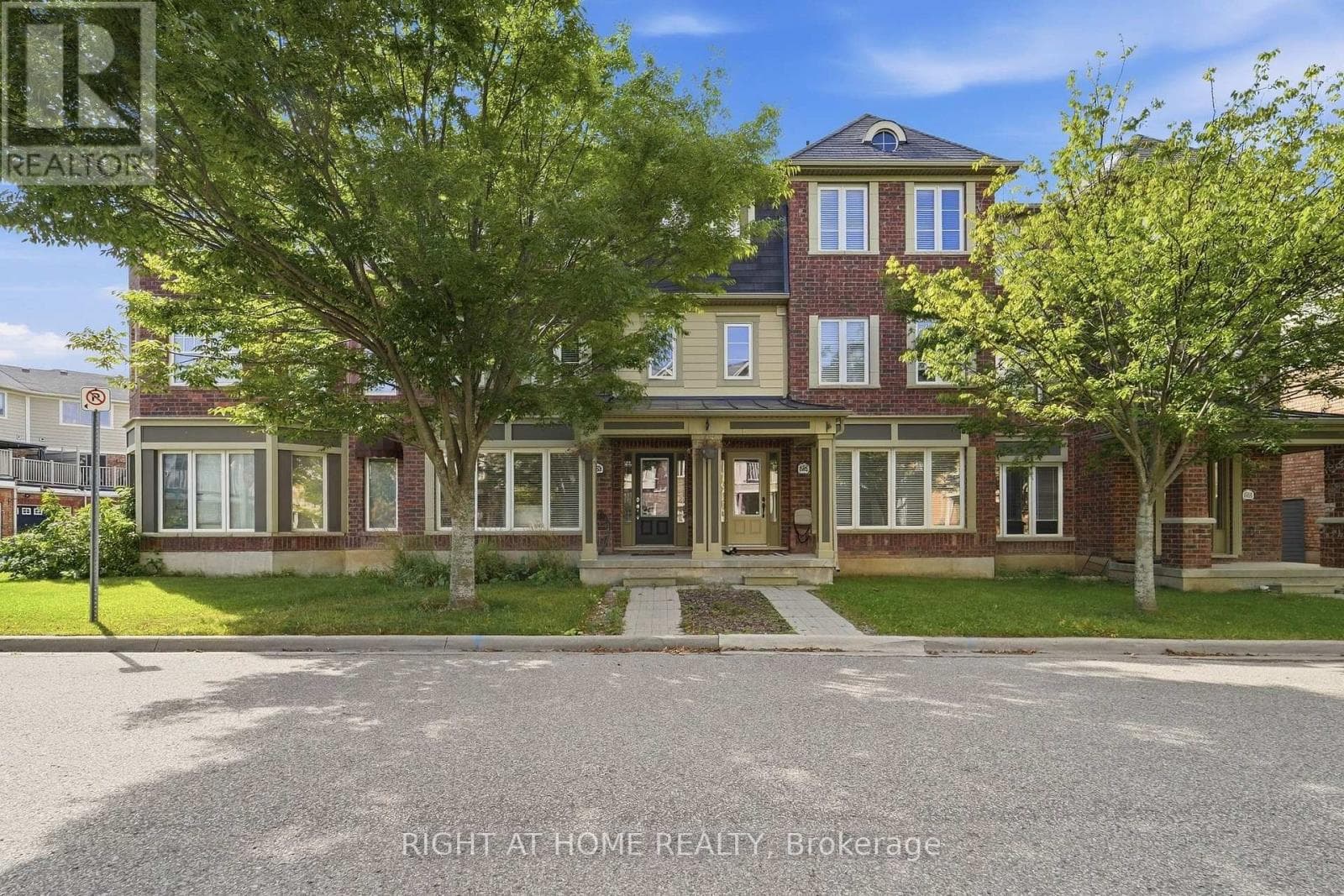 888 Jempson Path