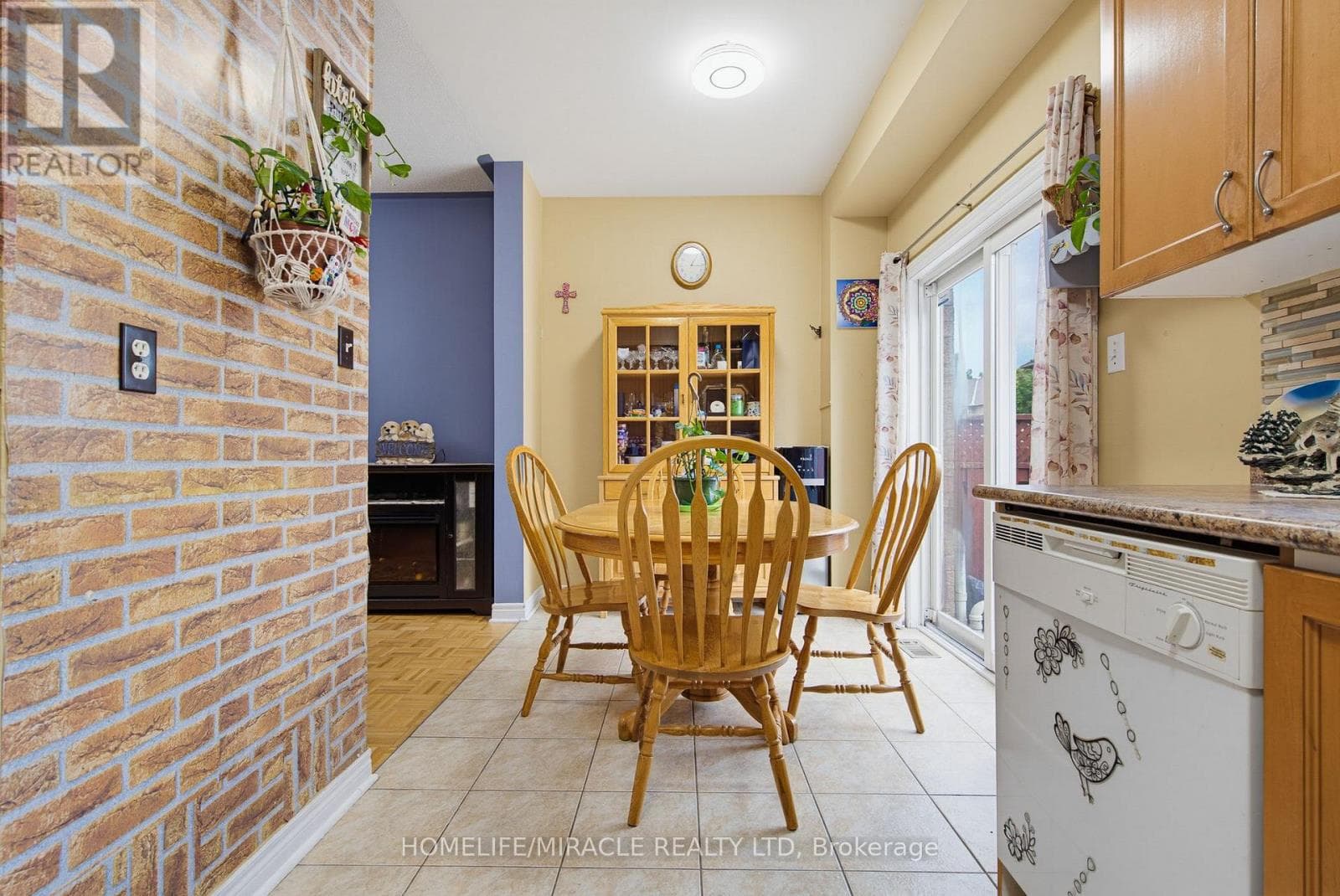 54- 169 Tom Taylor Crescent